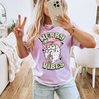 Merry Vibes Shirt, Cowboy Santa Shirt, Western Christmas, Country Christmas Shirt, Cute Xmas Shirt, Cowgirl Tee, Howdy Christmas, Yeehaw Tee