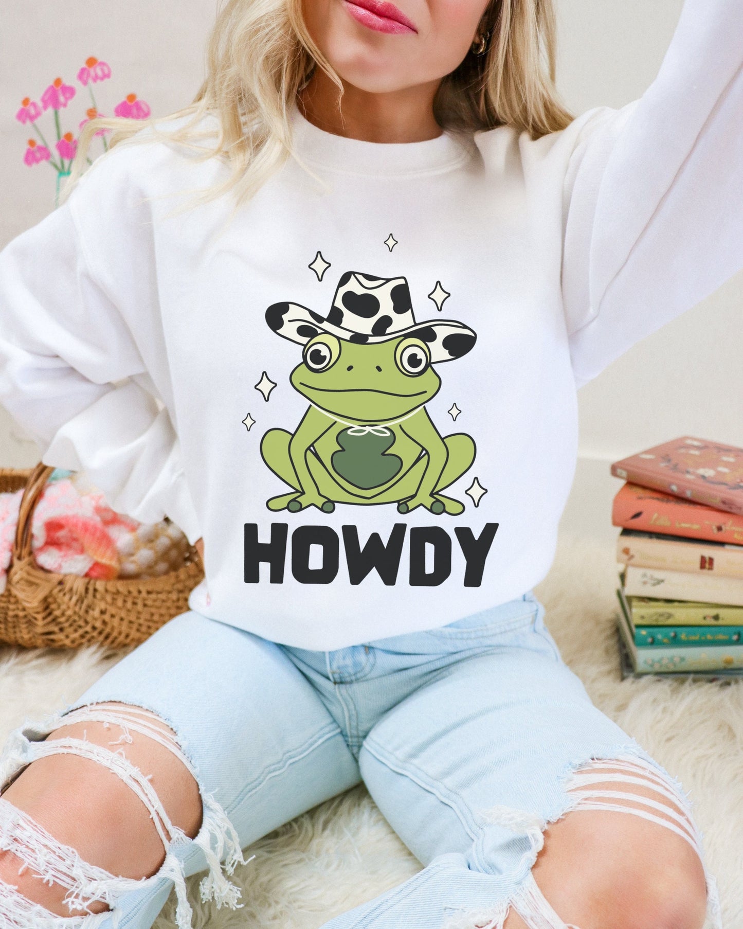 Howdy Frog Shirt, Cowboy Frog Shirt, Frog Sweatshirt, Howdy Shirt, Cowgirl Shirt, Cute Western Shirts, Frog Hoodie, Cowboy Tee, Western Tees